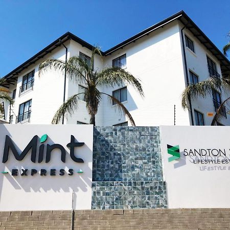 Mint Express Sandton View โจฮันเนสเบิร์ก ภายนอก รูปภาพ