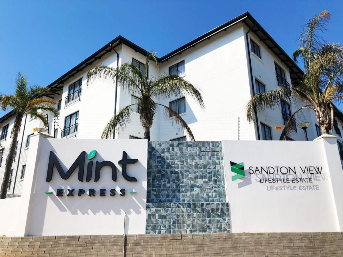 Mint Express Sandton View โจฮันเนสเบิร์ก ภายนอก รูปภาพ