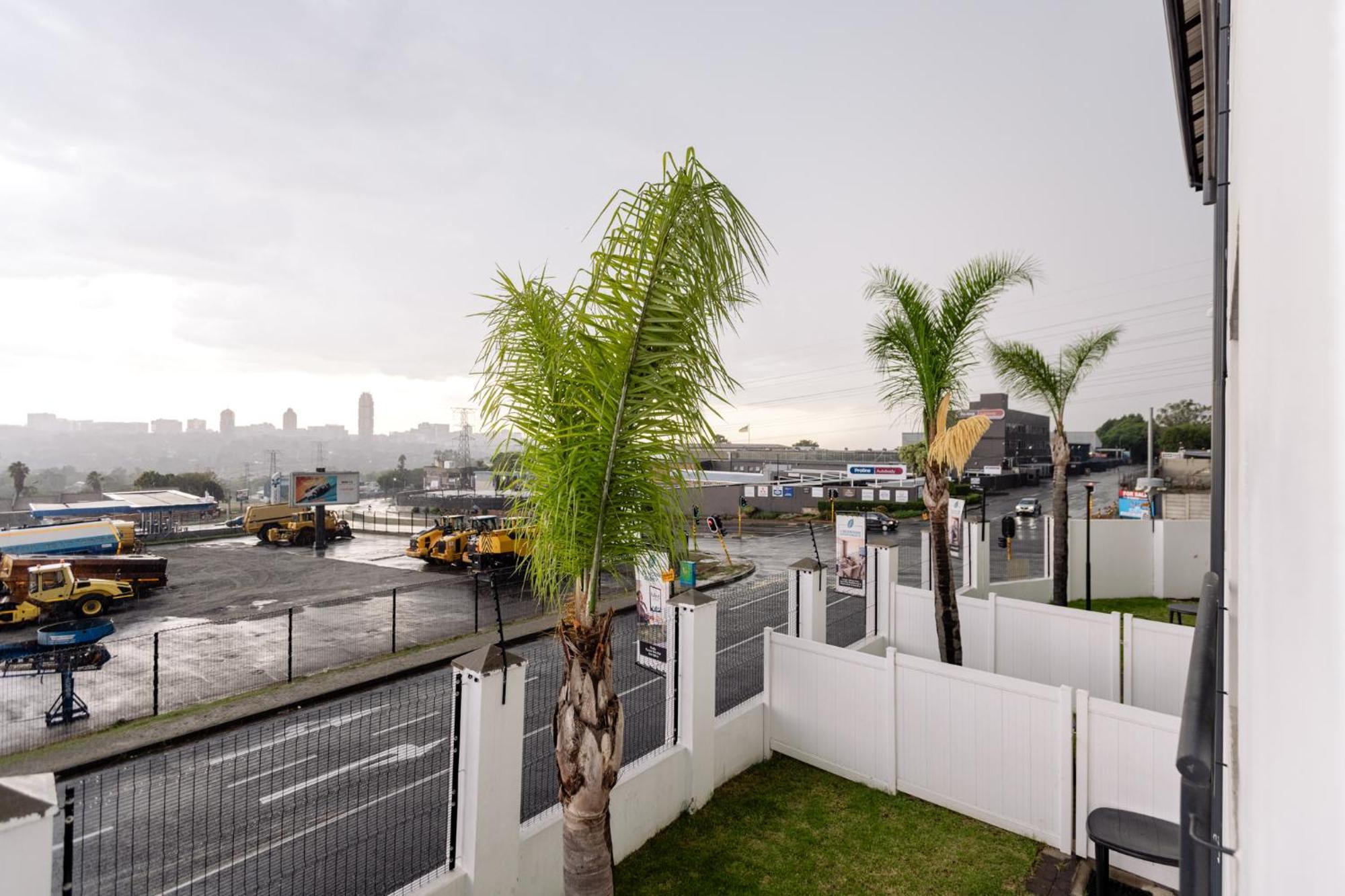 Mint Express Sandton View โจฮันเนสเบิร์ก ภายนอก รูปภาพ
